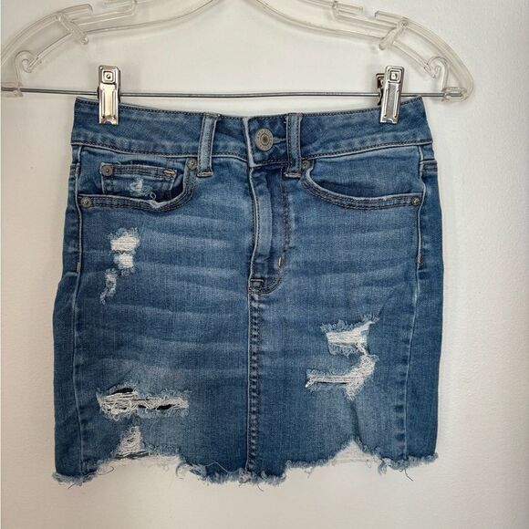 American Eagle Distressed denim hi rise mini skirt size 00 92% cotton - Picture 1 of 10